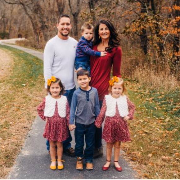 Meet your Posher, Nikki - Picture 1 of 1